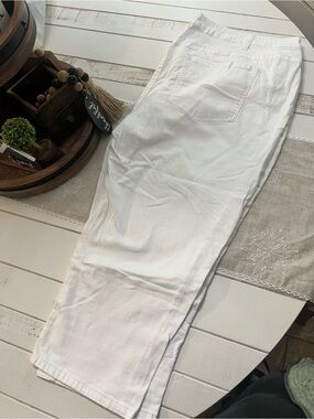 Lane Bryant White Girlfriend Crop Jeans